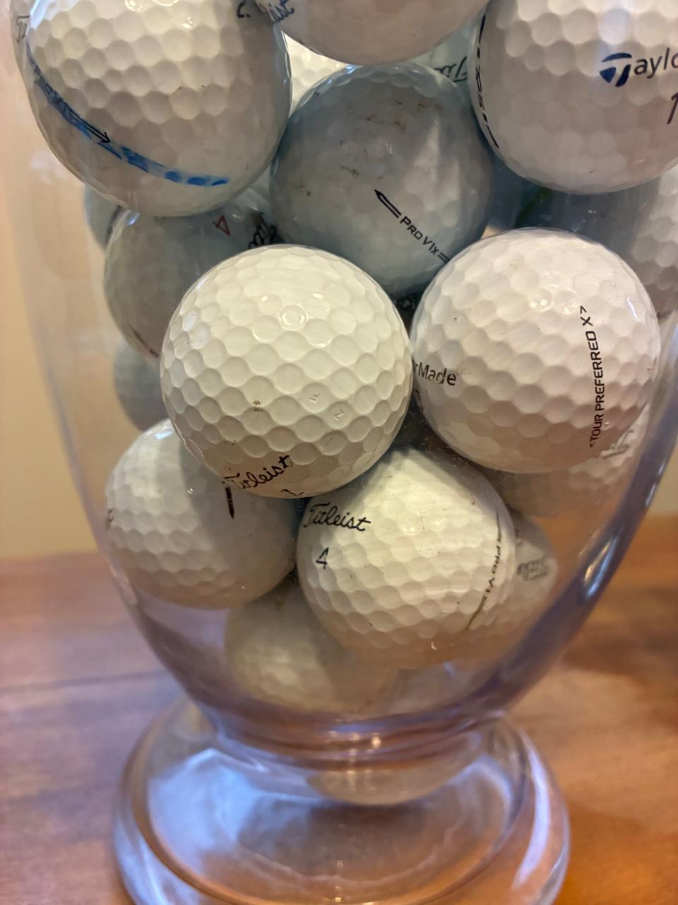 10 Pelotas de Golf Usadas — Grado A (con detalles mínimos)
